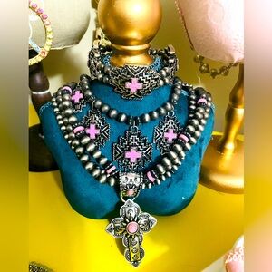 ✨NWT 3PC. Set Pink & Silver Cross Necklaces and Bracelet